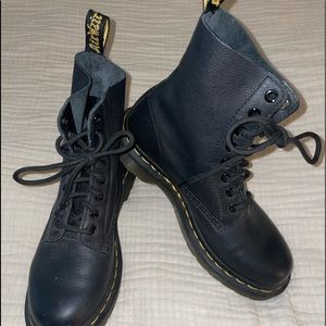 1460 Women’s Pascal Virginia Leather Boots